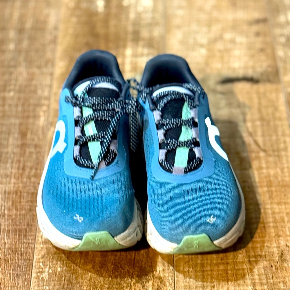 Women’s On Cloud Cloudmonster Shoes